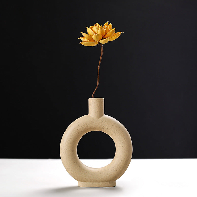 Nordic Ceramic Vase for Floral Arrangements - Creative Vegetarian Burnt Design, Ideal for Home Decoration and Ornaments