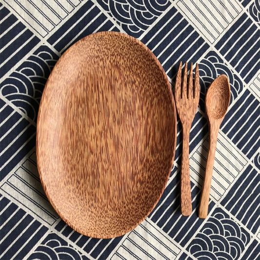 Southeast Asian Long Oval Coconut Wood Dish for Dried Fruit and Snacks